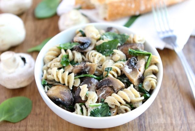 fettuccine com rucula e cogumelos