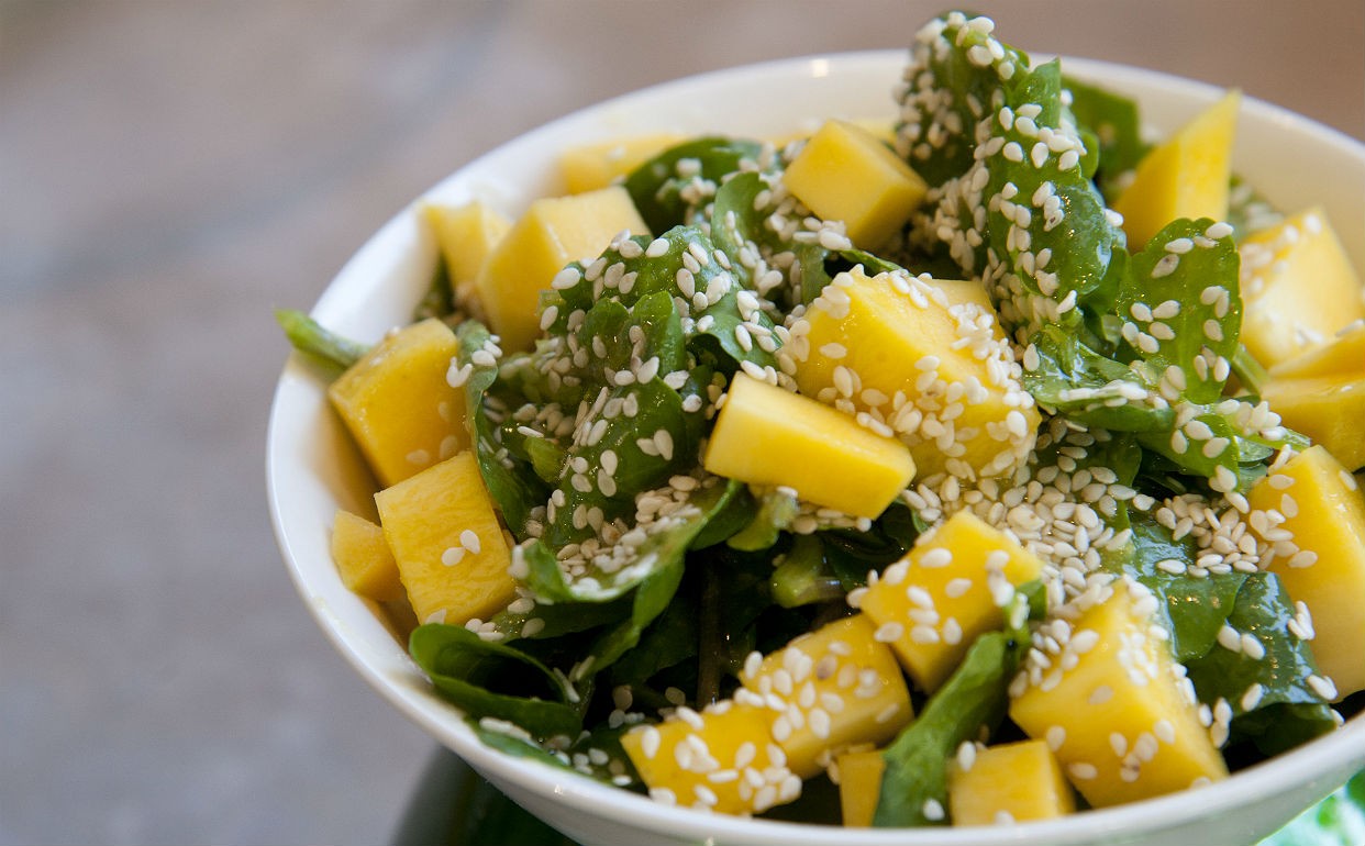 Salada de agrião com manga