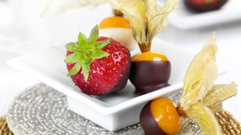 bagas de Physalis em chocolate